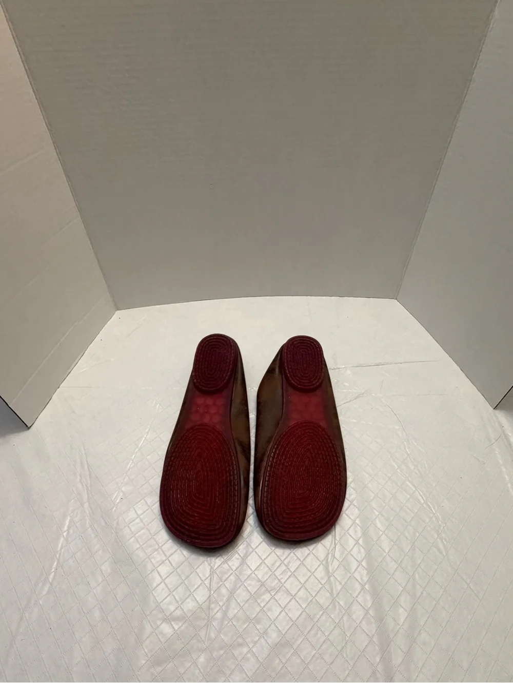 Brown Slip-On Ballet Flats Elastic Lace Detail Minimal Size 9 Like New - Picture 3 of 5